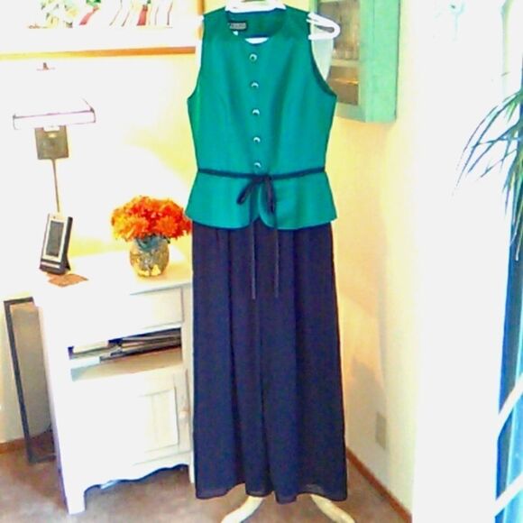 Jessica Howard Emerald Green Jumpsuit - Picture 1 of 16